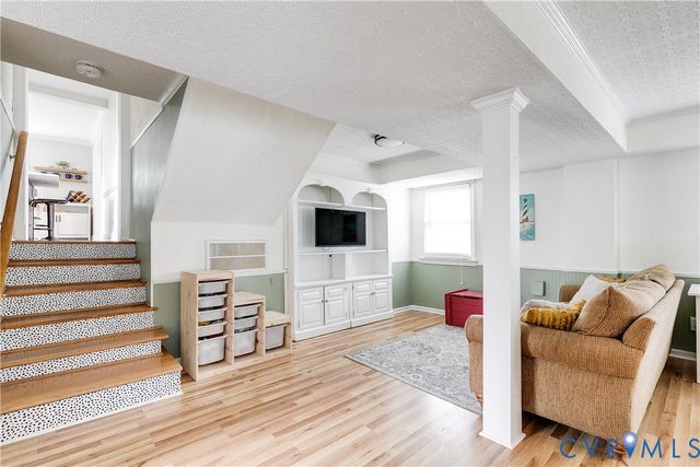 8907 Michaux Ln, Henrico, VA 23229