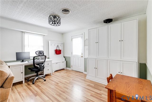 8907 Michaux Ln, Henrico, VA 23229