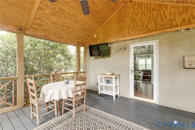 8907 Michaux Ln, Henrico, VA 23229