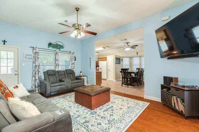 1187 Thomas Drive, Angleton, TX 77515