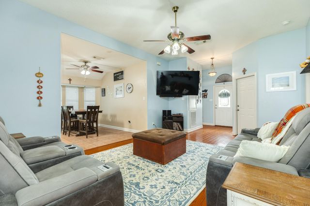 1187 Thomas Drive, Angleton, TX 77515