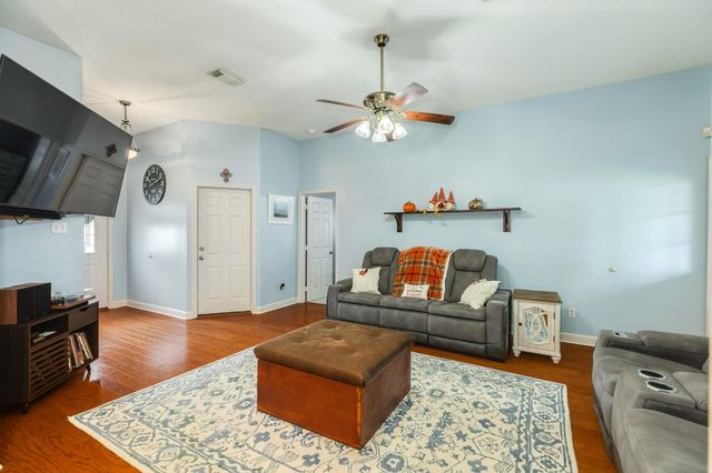 1187 Thomas Drive, Angleton, TX 77515