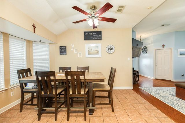 1187 Thomas Drive, Angleton, TX 77515