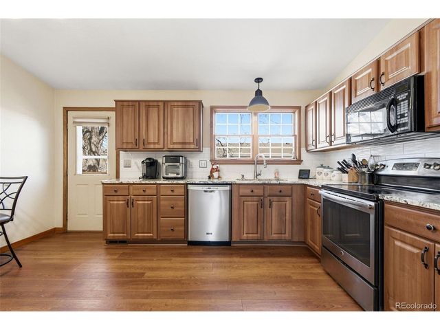 1554 Ervine Ave, Longmont, CO 80501