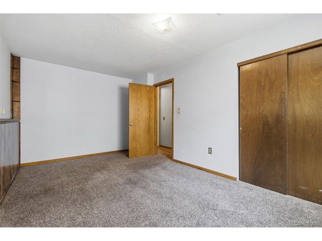 1554 Ervine Ave, Longmont, CO 80501