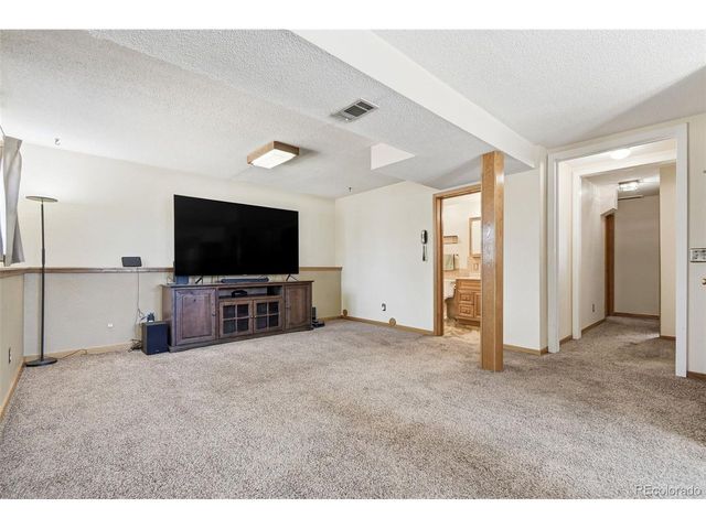 1554 Ervine Ave, Longmont, CO 80501