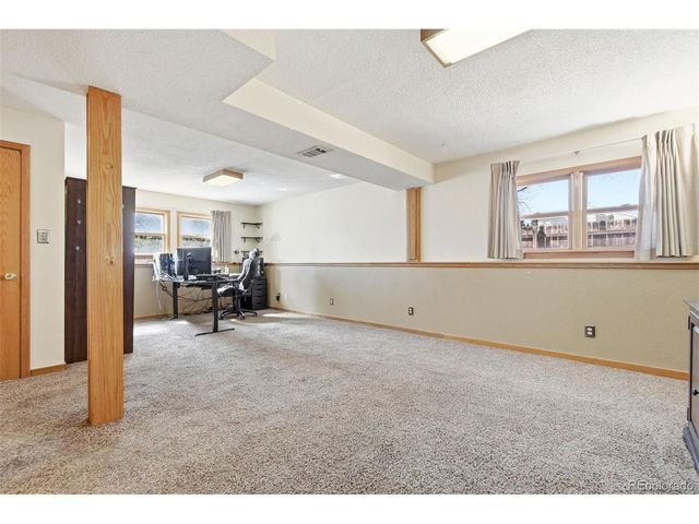 1554 Ervine Ave, Longmont, CO 80501