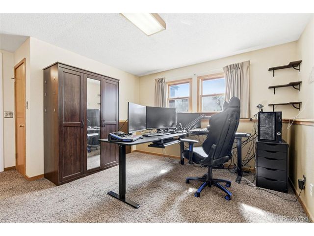 1554 Ervine Ave, Longmont, CO 80501