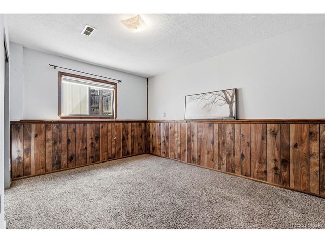 1554 Ervine Ave, Longmont, CO 80501