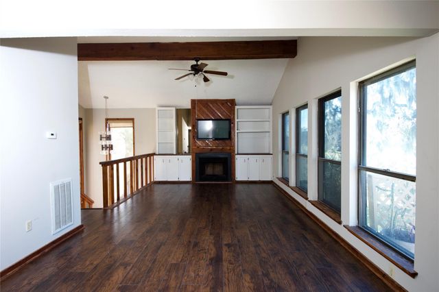 315 Twin Lakes Boulevard W, West Columbia, TX 77486