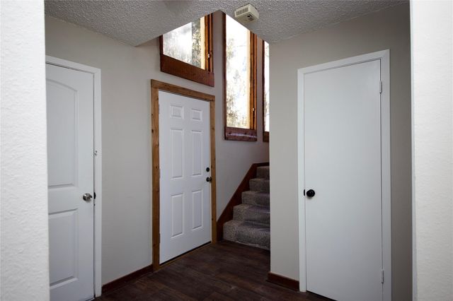 315 Twin Lakes Boulevard W, West Columbia, TX 77486