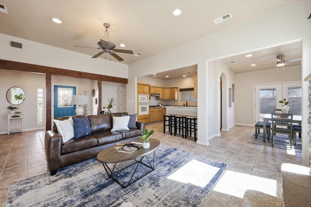 8900 Ortega Court NW, Los Ranchos, NM 87114