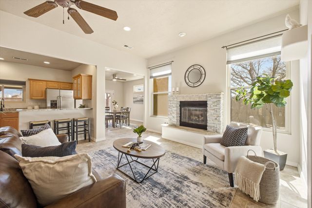 8900 Ortega Court NW, Los Ranchos, NM 87114