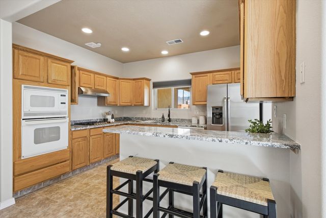 8900 Ortega Court NW, Los Ranchos, NM 87114