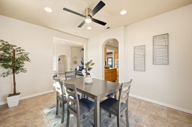 8900 Ortega Court NW, Los Ranchos, NM 87114