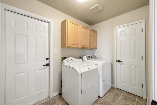 8900 Ortega Court NW, Los Ranchos, NM 87114