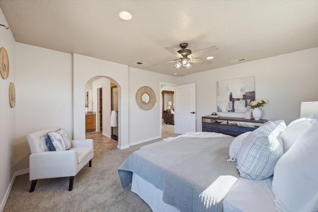 8900 Ortega Court NW, Los Ranchos, NM 87114