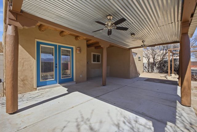 8900 Ortega Court NW, Los Ranchos, NM 87114