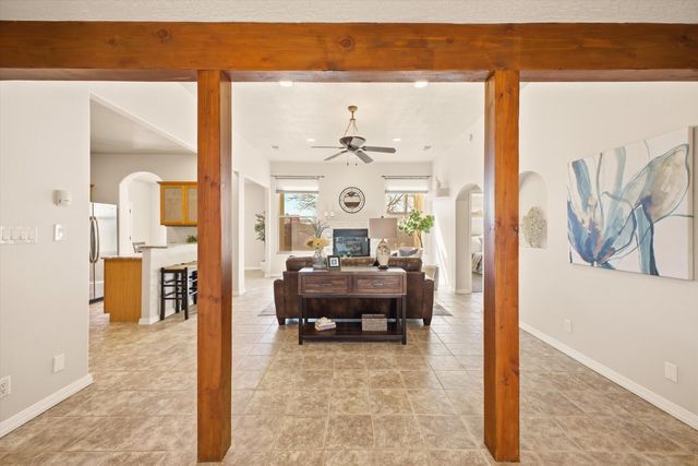 8900 Ortega Court NW, Los Ranchos, NM 87114