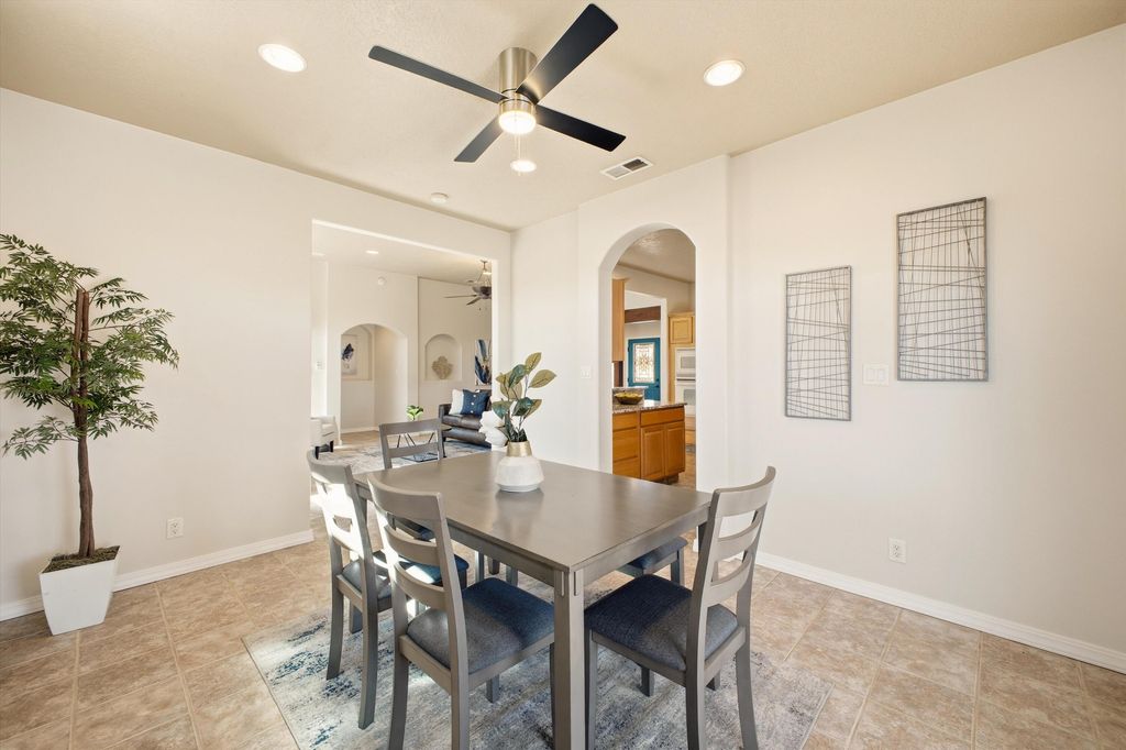 Image 19 of property listing at 8900 Ortega Court NW, Los Ranchos, NM 87114