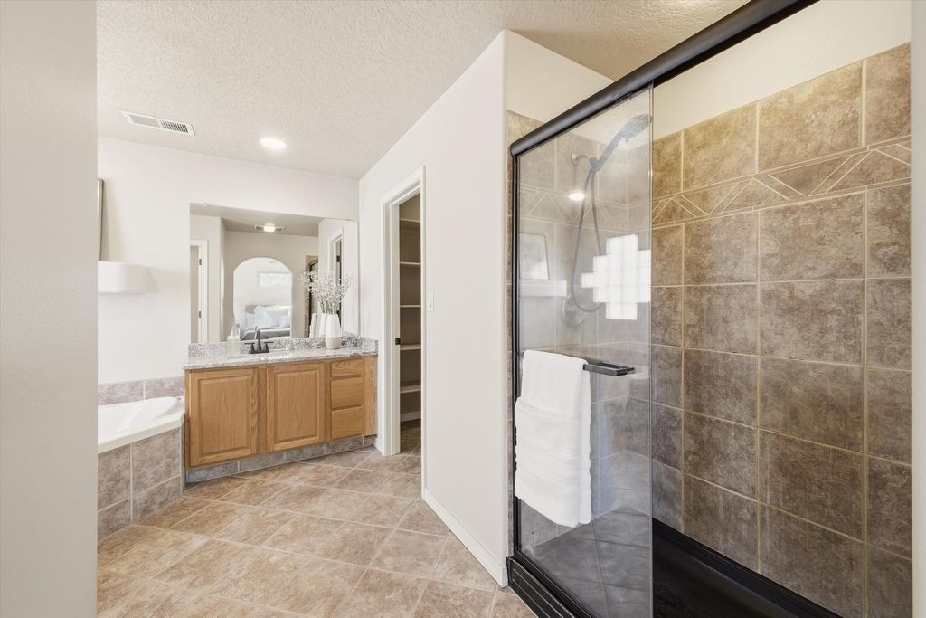 Image 22 of property listing at 8900 Ortega Court NW, Los Ranchos, NM 87114