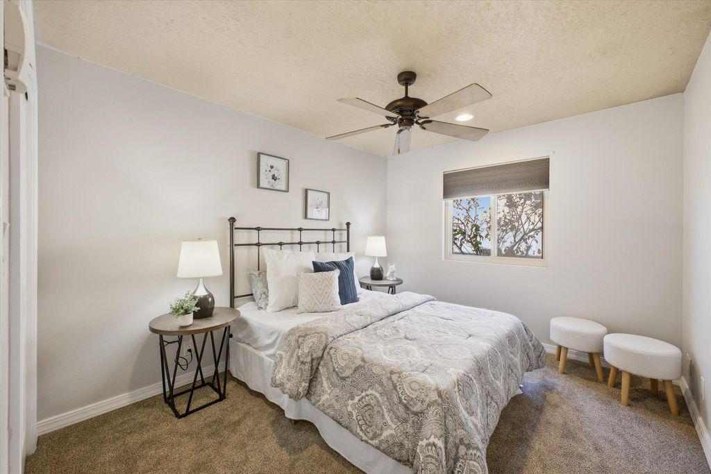 Image 28 of property listing at 8900 Ortega Court NW, Los Ranchos, NM 87114