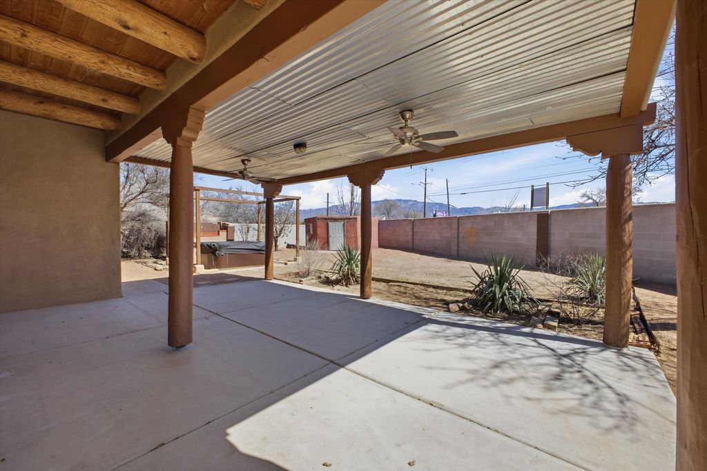 Image 32 of property listing at 8900 Ortega Court NW, Los Ranchos, NM 87114