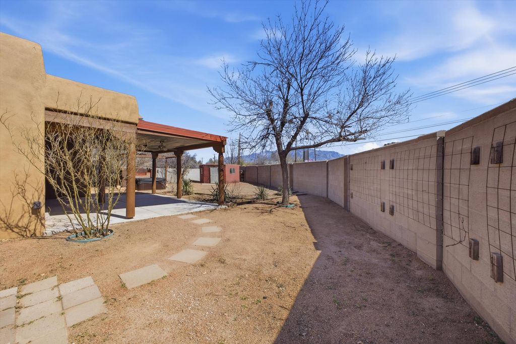 Image 34 of property listing at 8900 Ortega Court NW, Los Ranchos, NM 87114