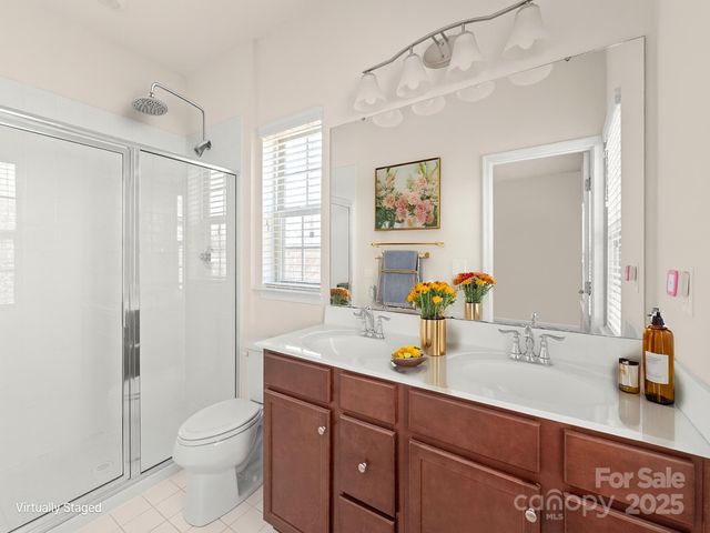 1304 Queen Lyon Court, Charlotte, NC 28205