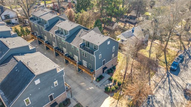 1304 Queen Lyon Court, Charlotte, NC 28205