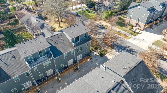 1304 Queen Lyon Court, Charlotte, NC 28205