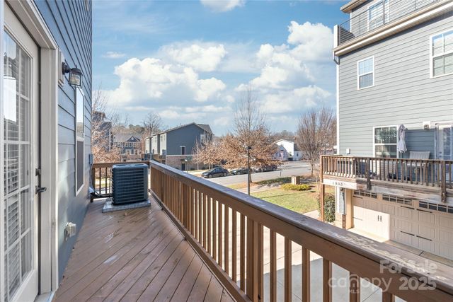 1304 Queen Lyon Court, Charlotte, NC 28205