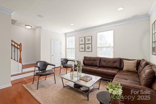 1304 Queen Lyon Court, Charlotte, NC 28205