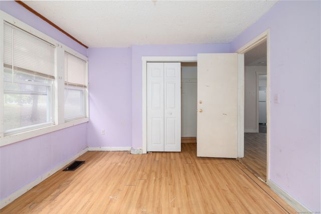 22 Lakeview Street, East Hampton, CT 06424