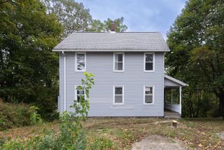 22 Lakeview Street, East Hampton, CT 06424