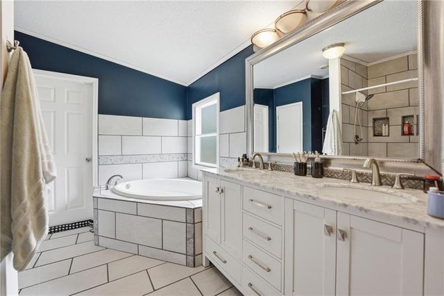 14933 Lakeshore Drive, Excelsior Springs, MO 64024