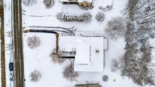 8159 Winchcombe Drive, Dublin, OH 43016