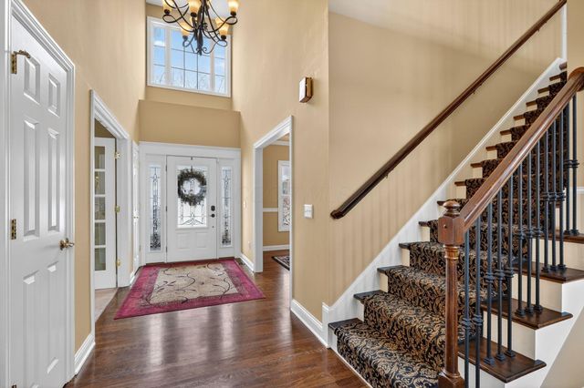 8159 Winchcombe Drive, Dublin, OH 43016