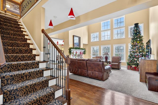 8159 Winchcombe Drive, Dublin, OH 43016