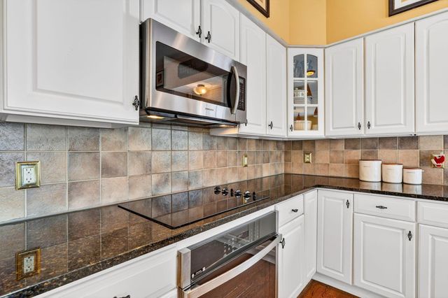 8159 Winchcombe Drive, Dublin, OH 43016