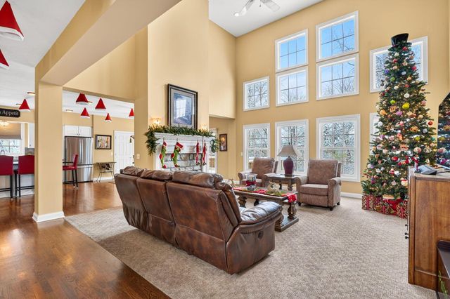 8159 Winchcombe Drive, Dublin, OH 43016