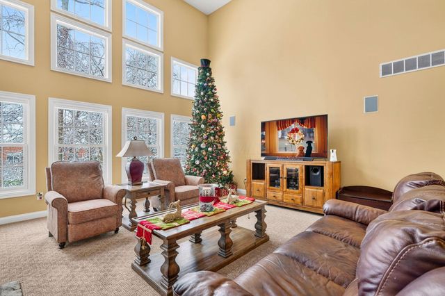 8159 Winchcombe Drive, Dublin, OH 43016