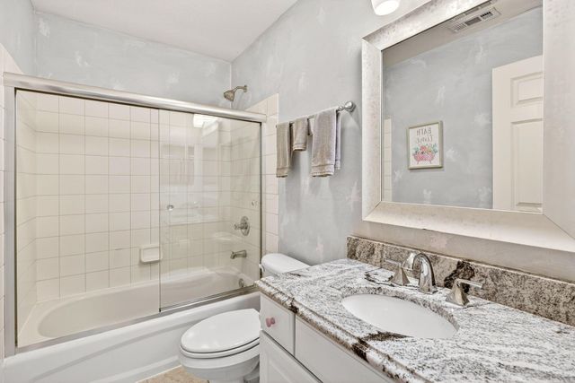 8159 Winchcombe Drive, Dublin, OH 43016