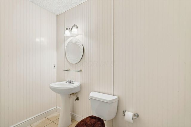 8159 Winchcombe Drive, Dublin, OH 43016