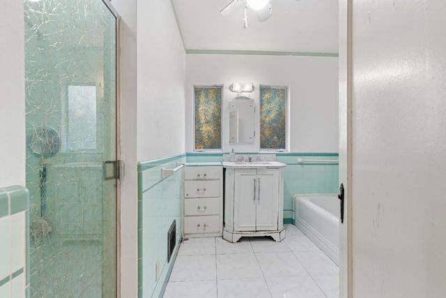 213 Palm Ave, Modesto, CA 95350
