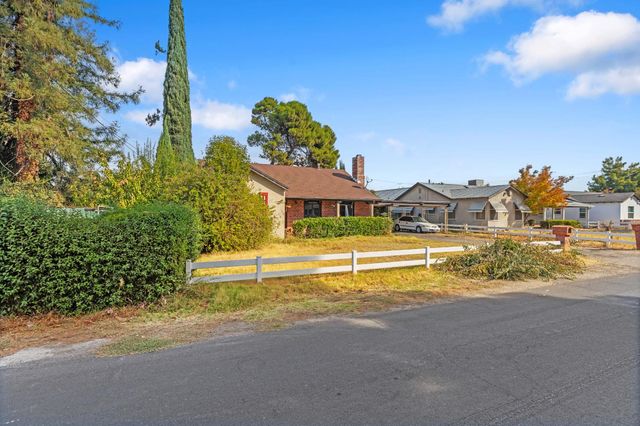 213 Palm Ave, Modesto, CA 95350