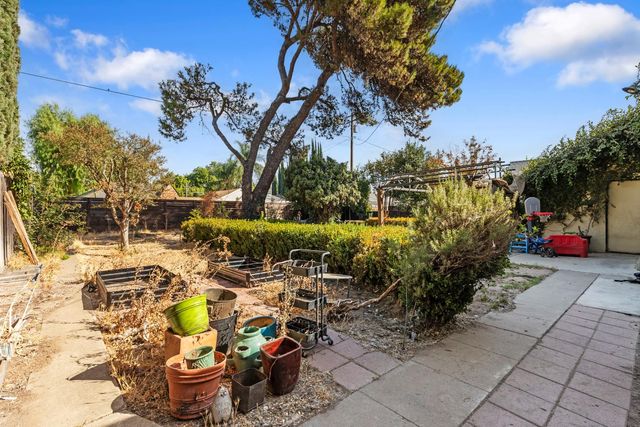 213 Palm Ave, Modesto, CA 95350