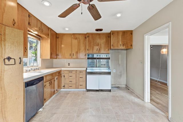 213 Palm Ave, Modesto, CA 95350