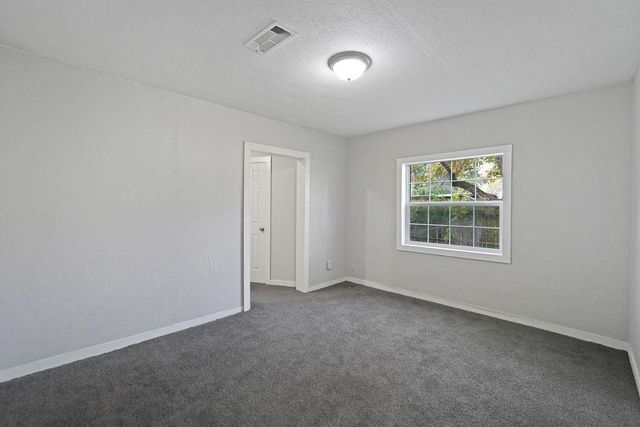 214 E 1st Street, Deer Park, TX 77536