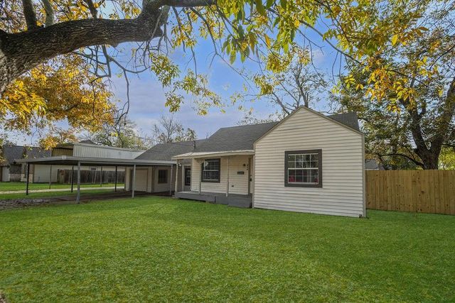 214 E 1st Street, Deer Park, TX 77536